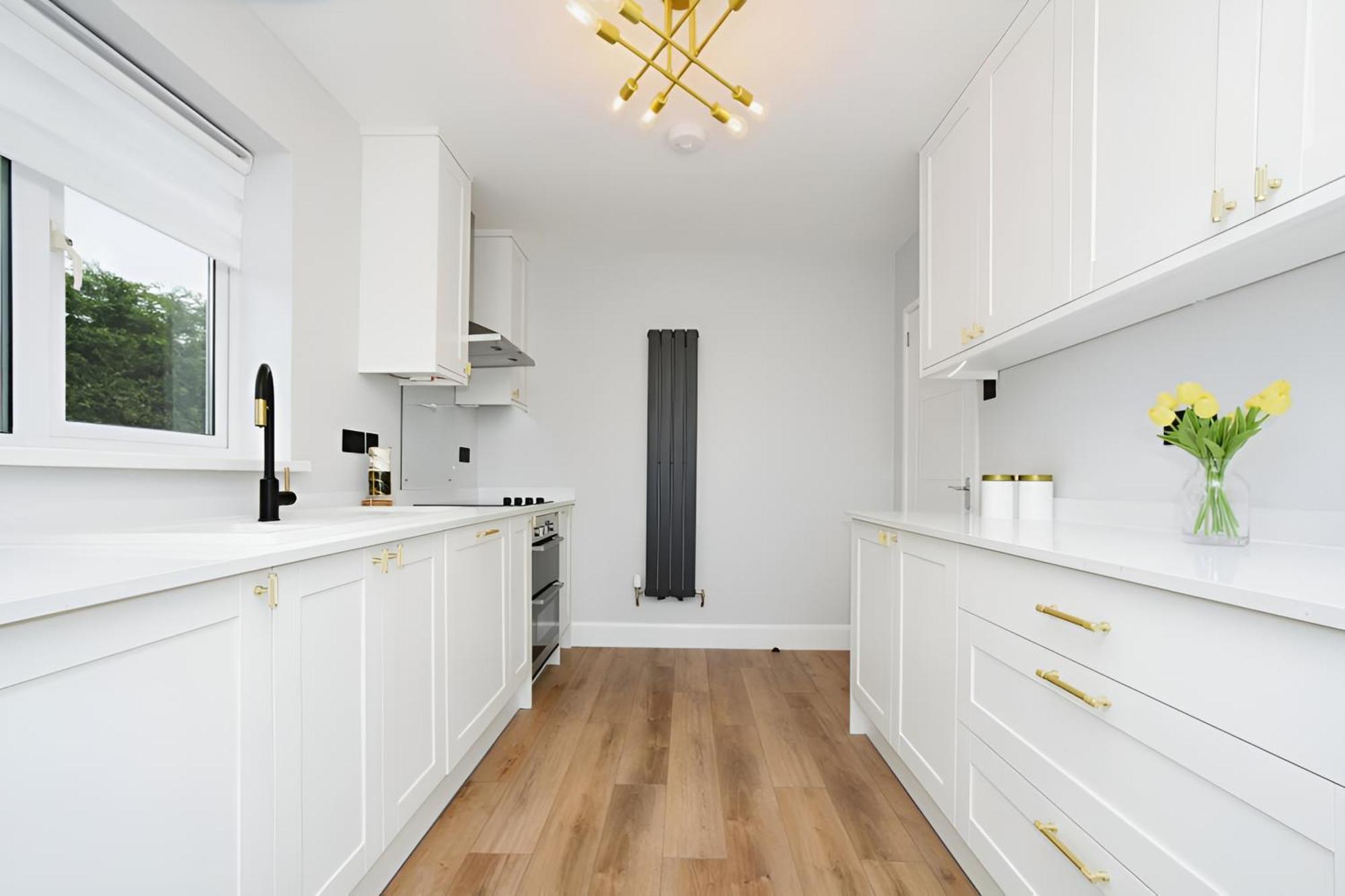 Beautiful 5 Bedroom Bungalow, Sleeps 7, In คาล์น ภายนอก รูปภาพ